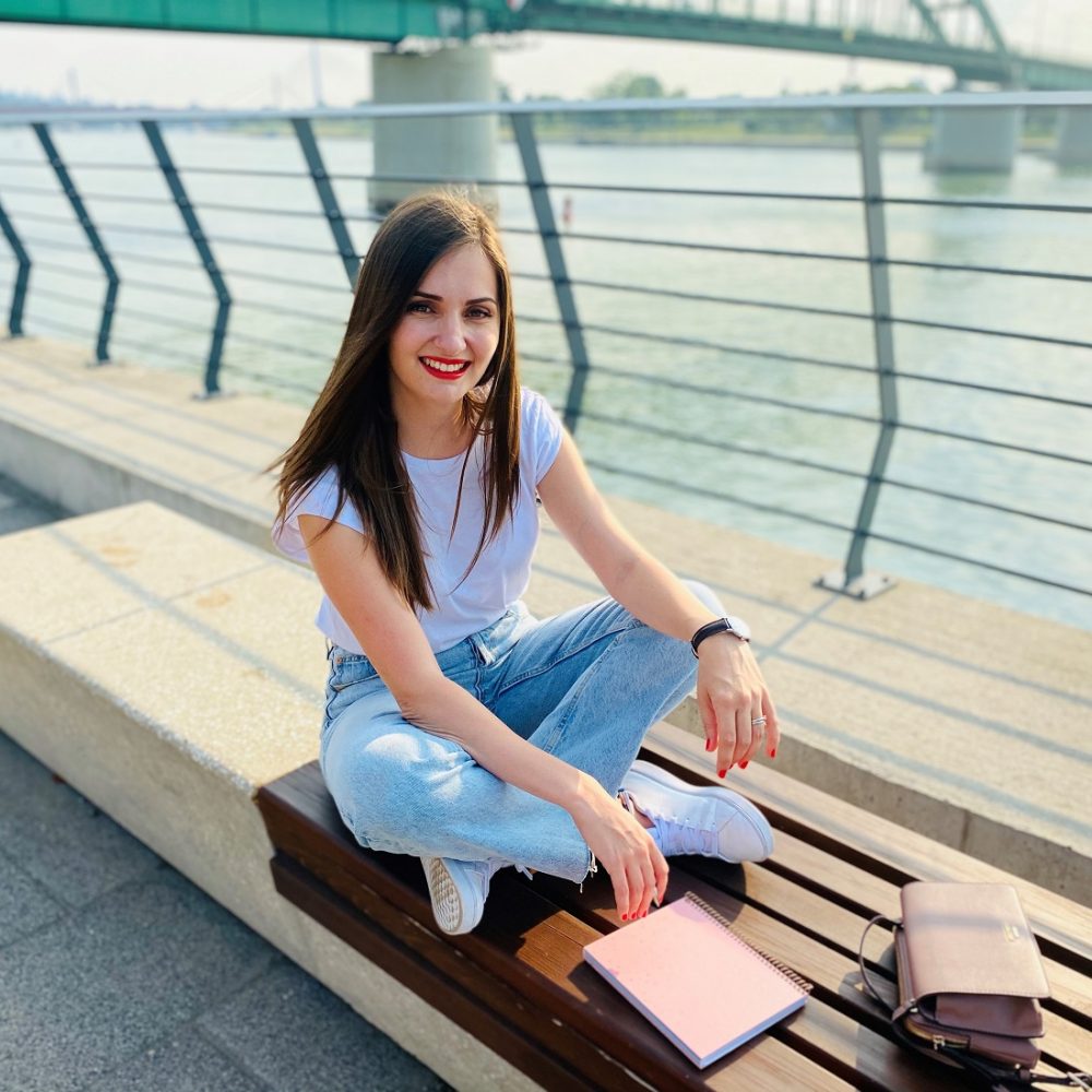 Isidora_konsultacije_kvadrat